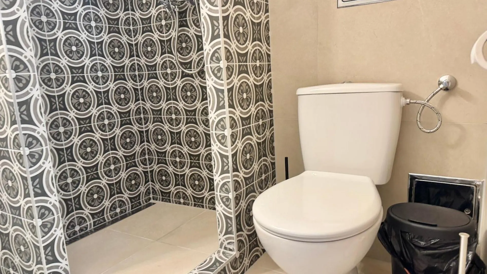 Vs City Suites - Parking & Fitness Vienna Apartment